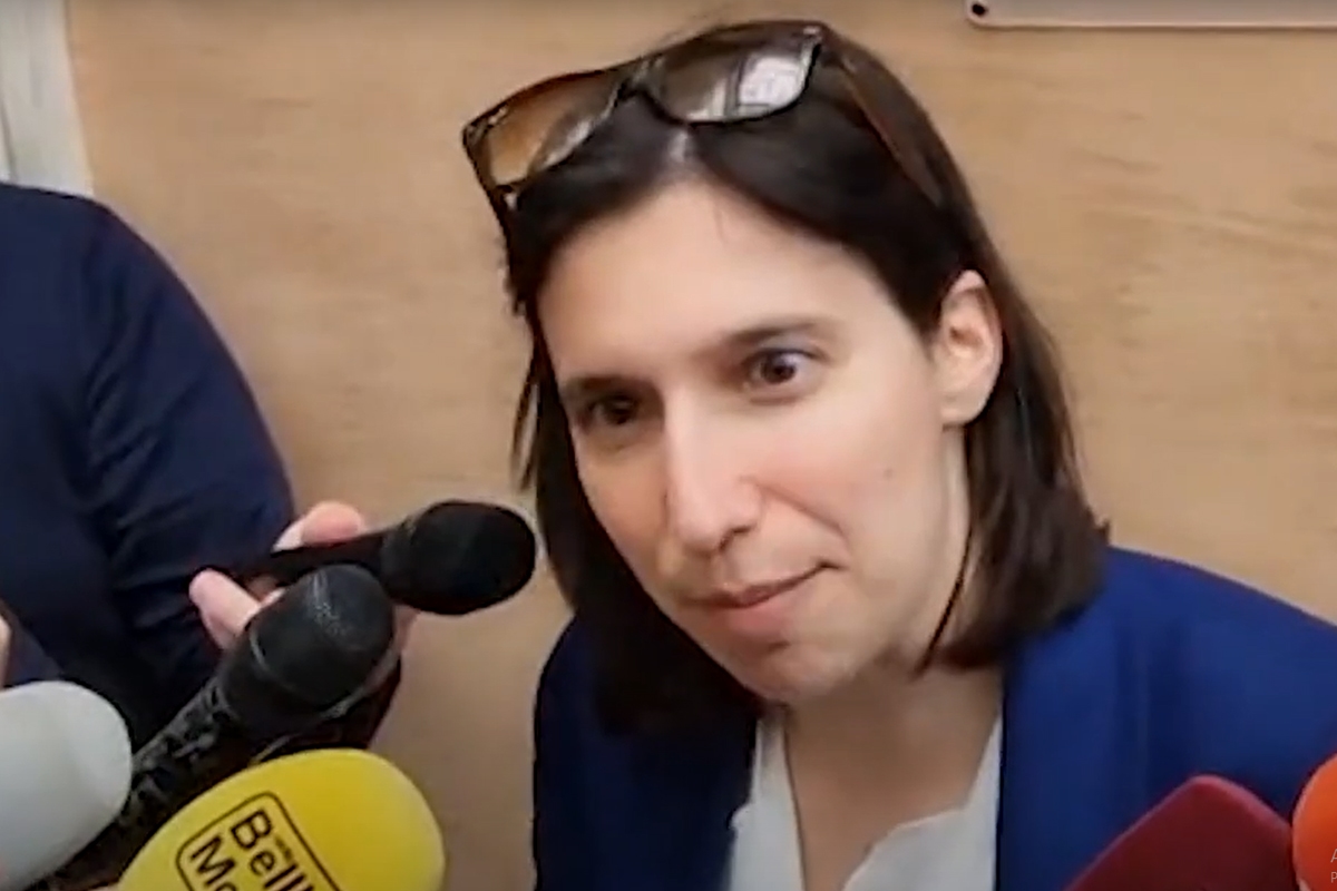 Ataques do Irã e dos EUA colocam Schlein em apuros. Conte surfa no ultrapacifismo e, portanto, o PD corre o risco de uma dupla cisão.
