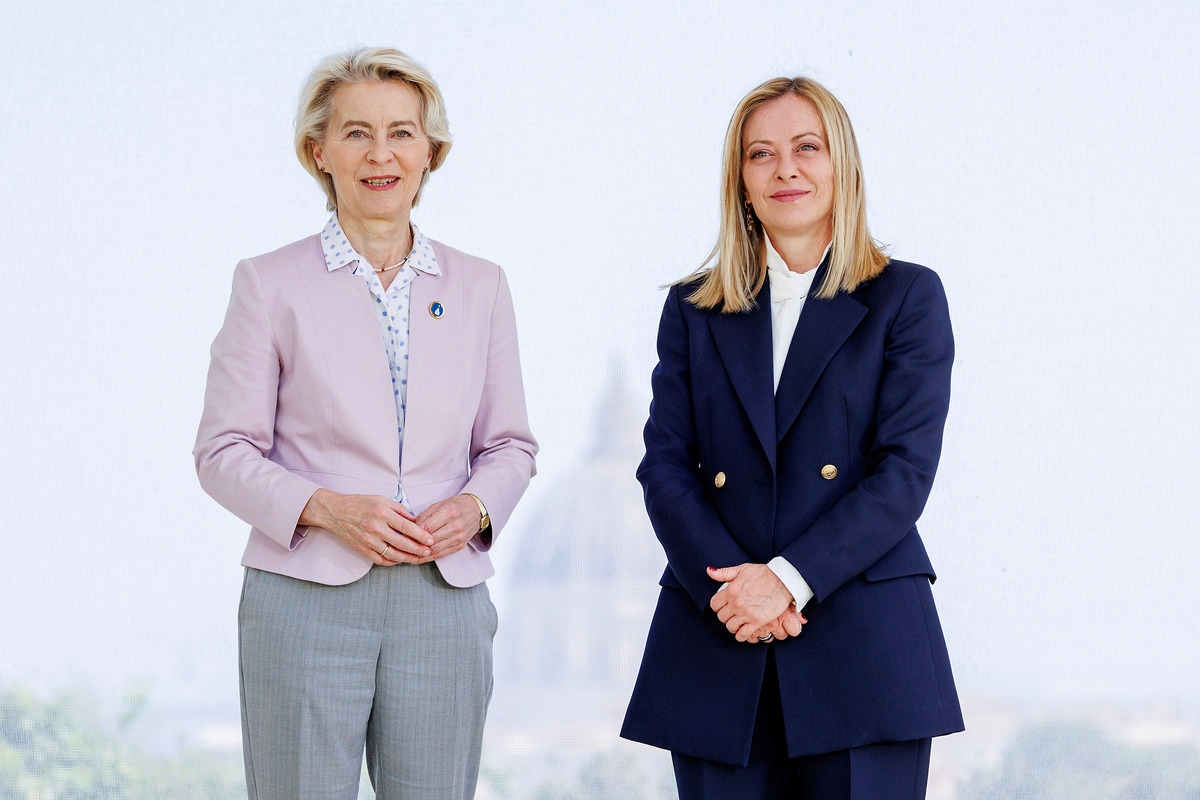 EU: Meloni gokte op de motie tegen Ursula. De ware redenen voor de weigering van de Broeders van Italië om te stemmen.