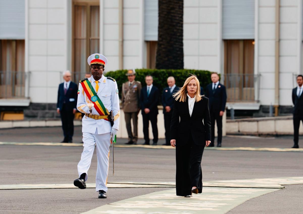 Dazi al 15%, Meloni da Addis Abeba: "Accordo Ue-Usa? Intesa positiva senza effetti devastanti". Opposizioni all'attacco
