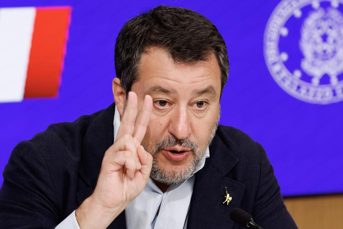 Rinnovo della patente di guida? Salvini pronto a cambiare le regole dopo certi limiti di età