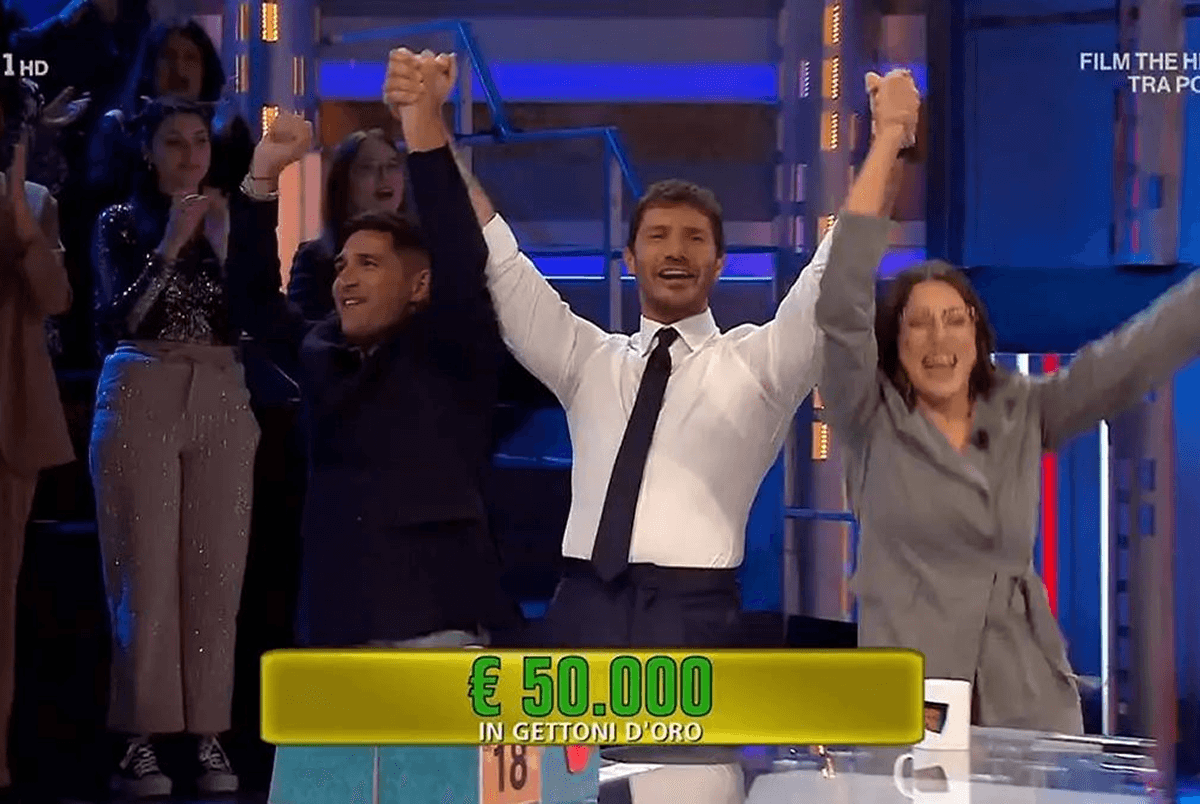 Audiências de TV: Roda da Fortuna está bombando (mas De Martino chega com um pacote preto para Gerry Scotti). Sarabanda-Papi termina em baixa / MÁXIMAS E FALHAS DE PÚBLICO