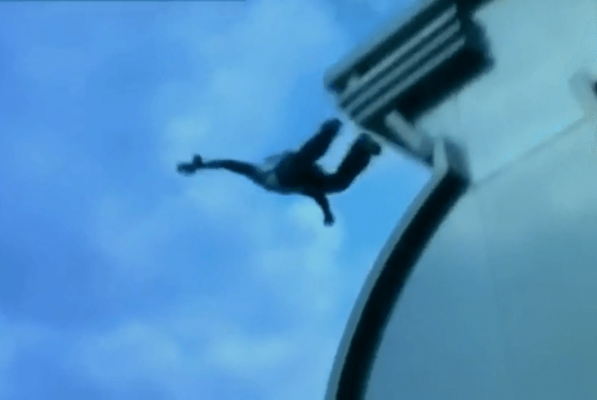 Felix Baumgartner dies on his final jump; here are all of his feats deemed "impossible." VIDEO