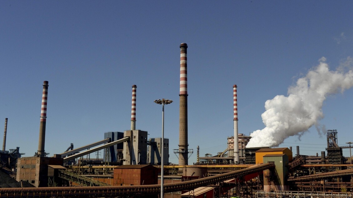 Emiliano, Puglia entra con sus empresas si ex Ilva nacionalizada