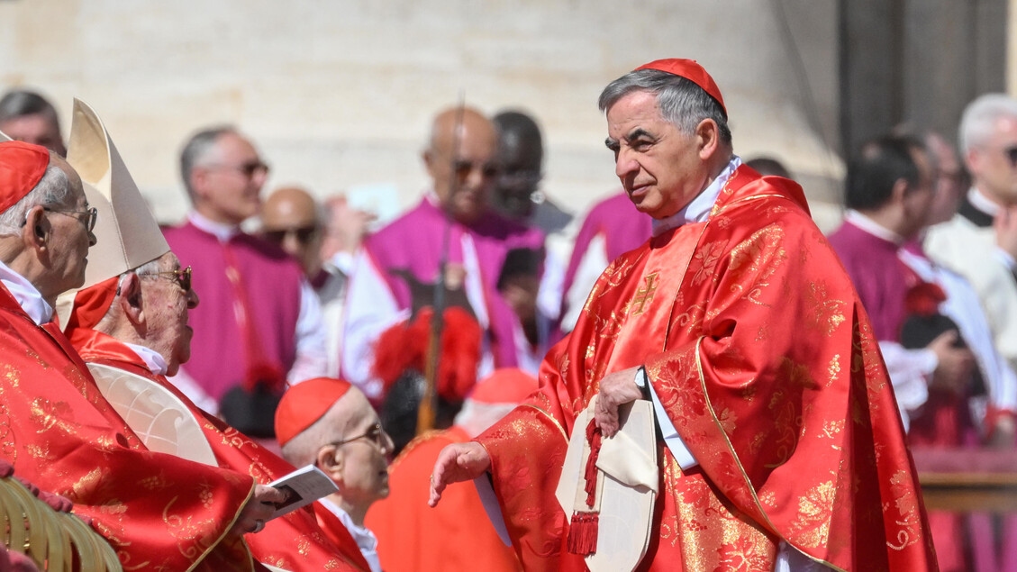 Pape : Becciu, « J'offre mes souffrances pour le bien de l'Église »
