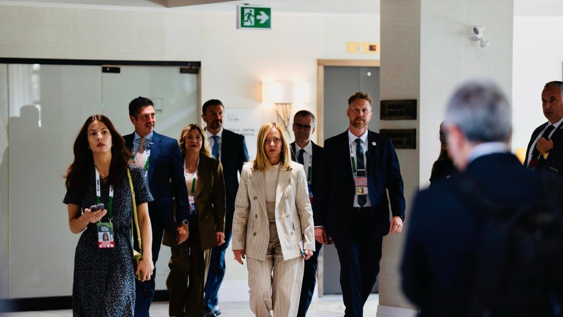 Ontmoeting tussen Meloni, Macron, Merz, Starmer en Carney richting de G7