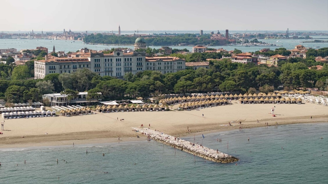 Acordo entre Coima e bancos, Hotel de Bains em Veneza renasce