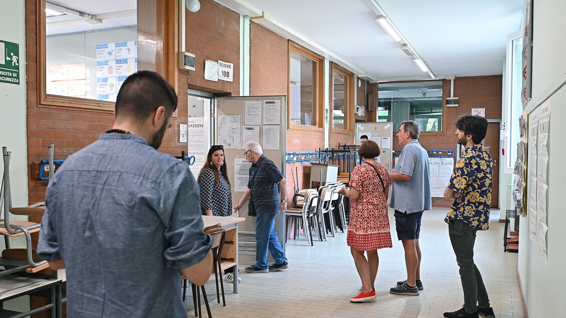 Segundo turno em 13 municípios, baixa participação pesa