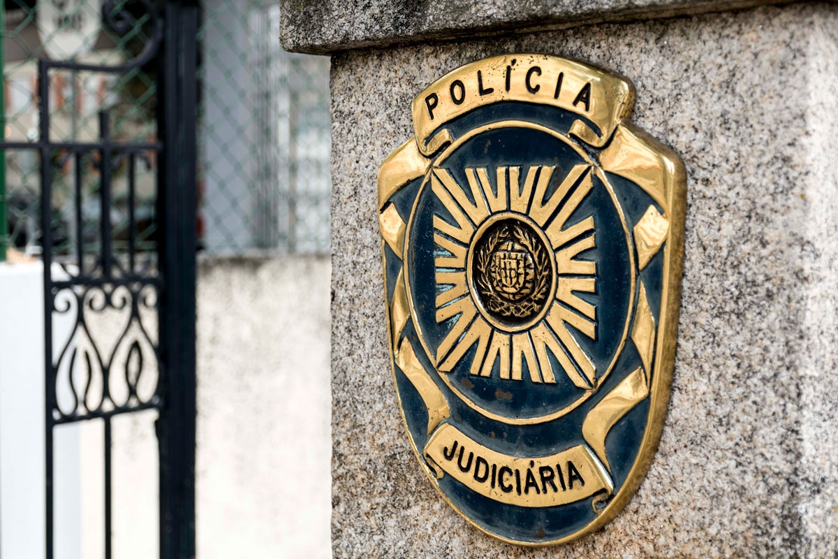 Joven detenido bajo sospecha de incendio provocado en Valpaços