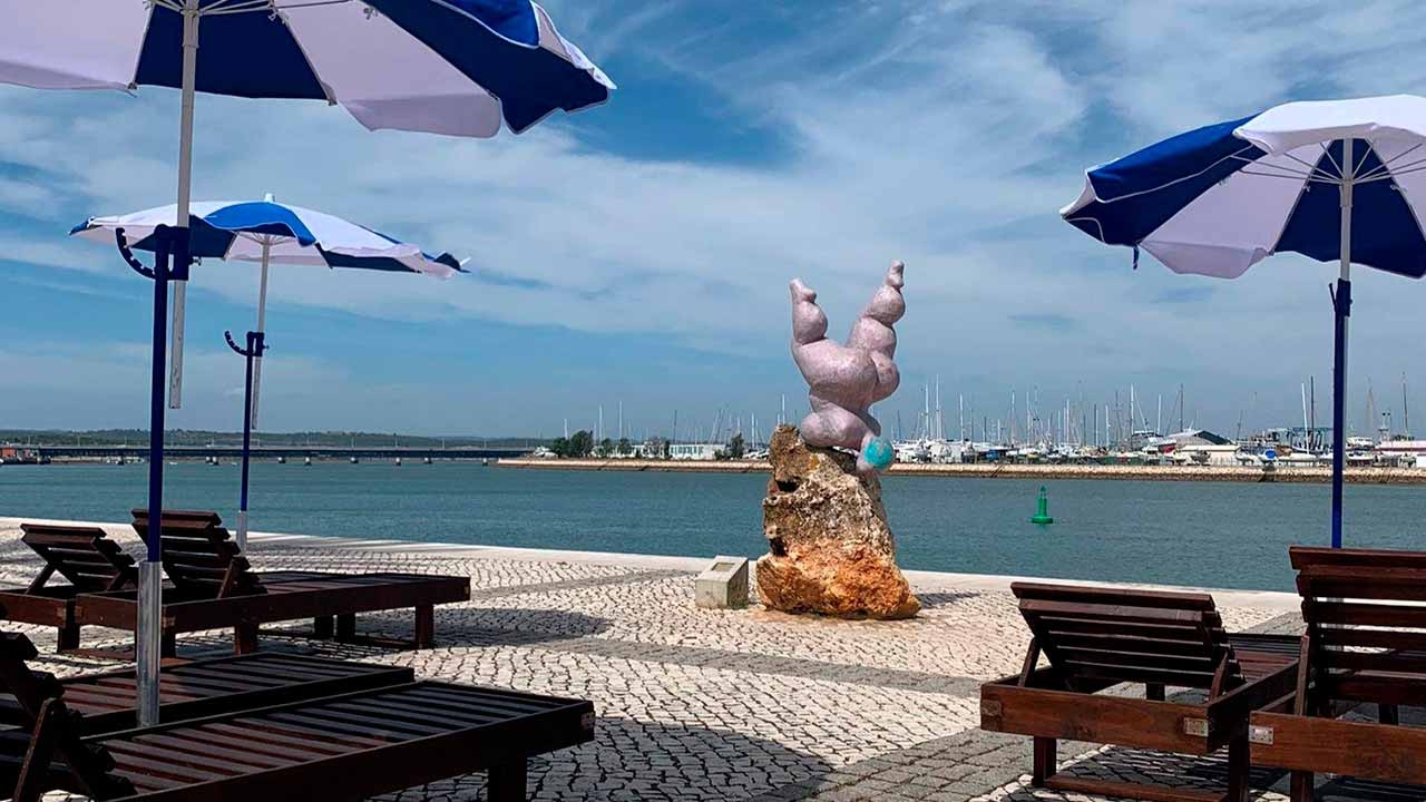El estreno de «Ribeirinha Beach» en Portimão recrea un ambiente playero junto al río