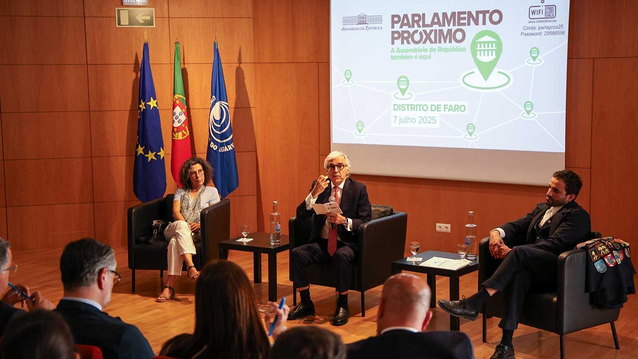 Faro: Aguiar-Branco downplays controversy with Chega leader over foreign children's names