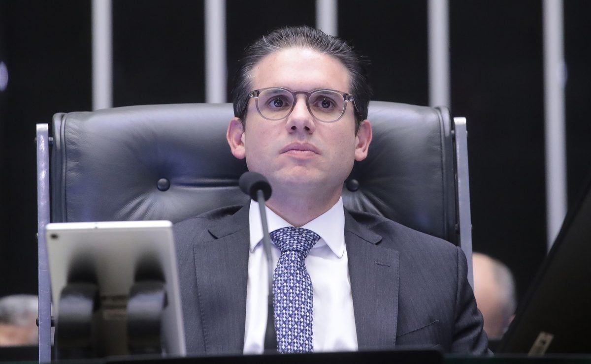 Motta é aconselhado a não irritar Moraes e deve adiar projetos de anistia