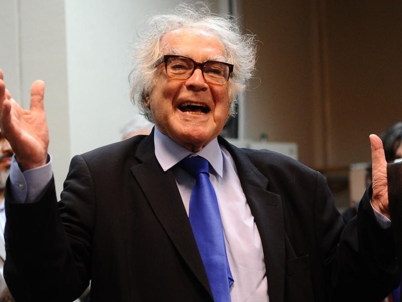 Carlo Ginzburg, a reader of anomalies in texts, images and reproductions