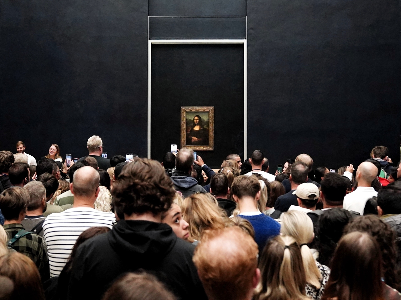 Cincuenta segundos con la Mona Lisa: el enigma de la fascinación eterna