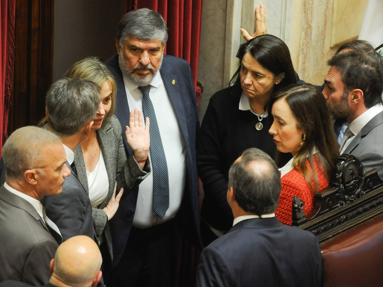 Temiz Sayfa: Güvensizlik ve "kural eksikliği" suçlamaları ortasında, Senato'daki 38 müttefikten oluşan grup dağılıyor.