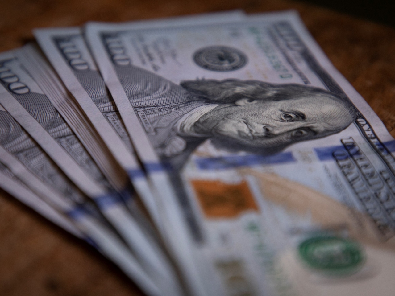 “Eleições cruciais”: O cenário pós-eleitoral proposto por dois bancos internacionais e seu impacto no dólar