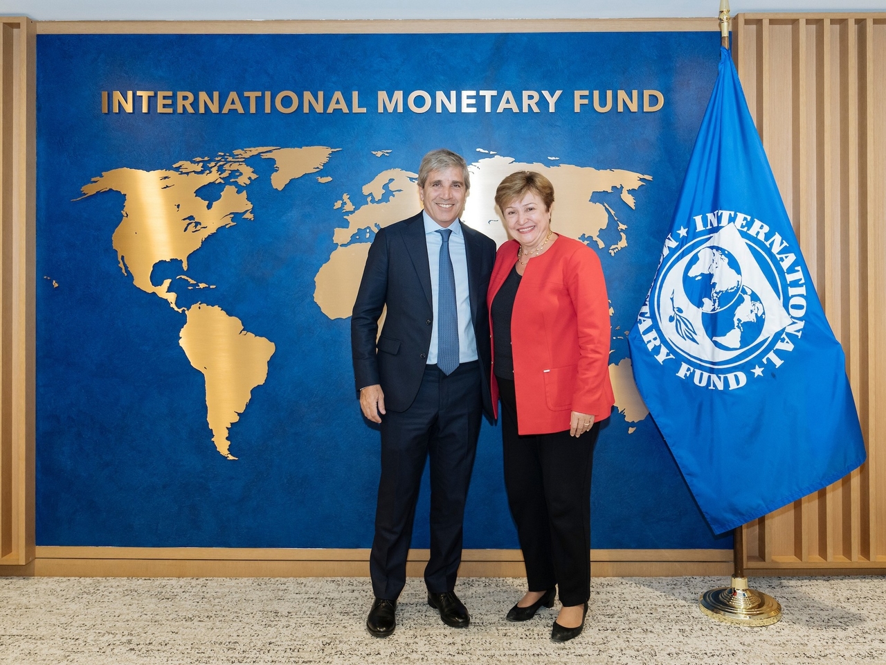 The IMF announced a technical agreement for Argentina to receive US$2 billion.