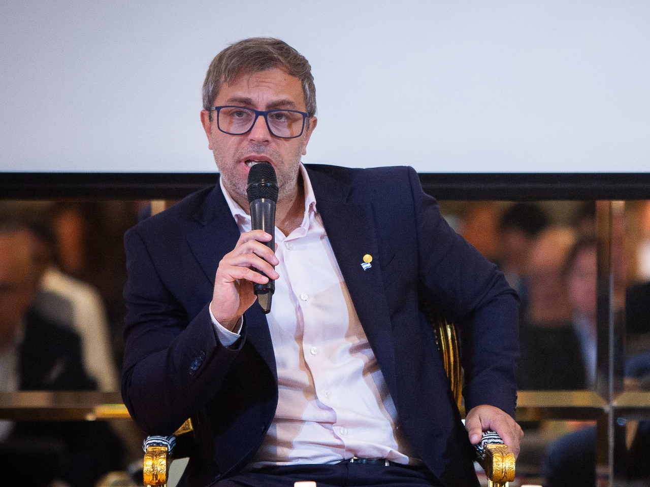 Para uma figura-chave de Caputo no Banco Central, "a mentalidade dos empresários está começando a mudar" e os preços já estão caindo.