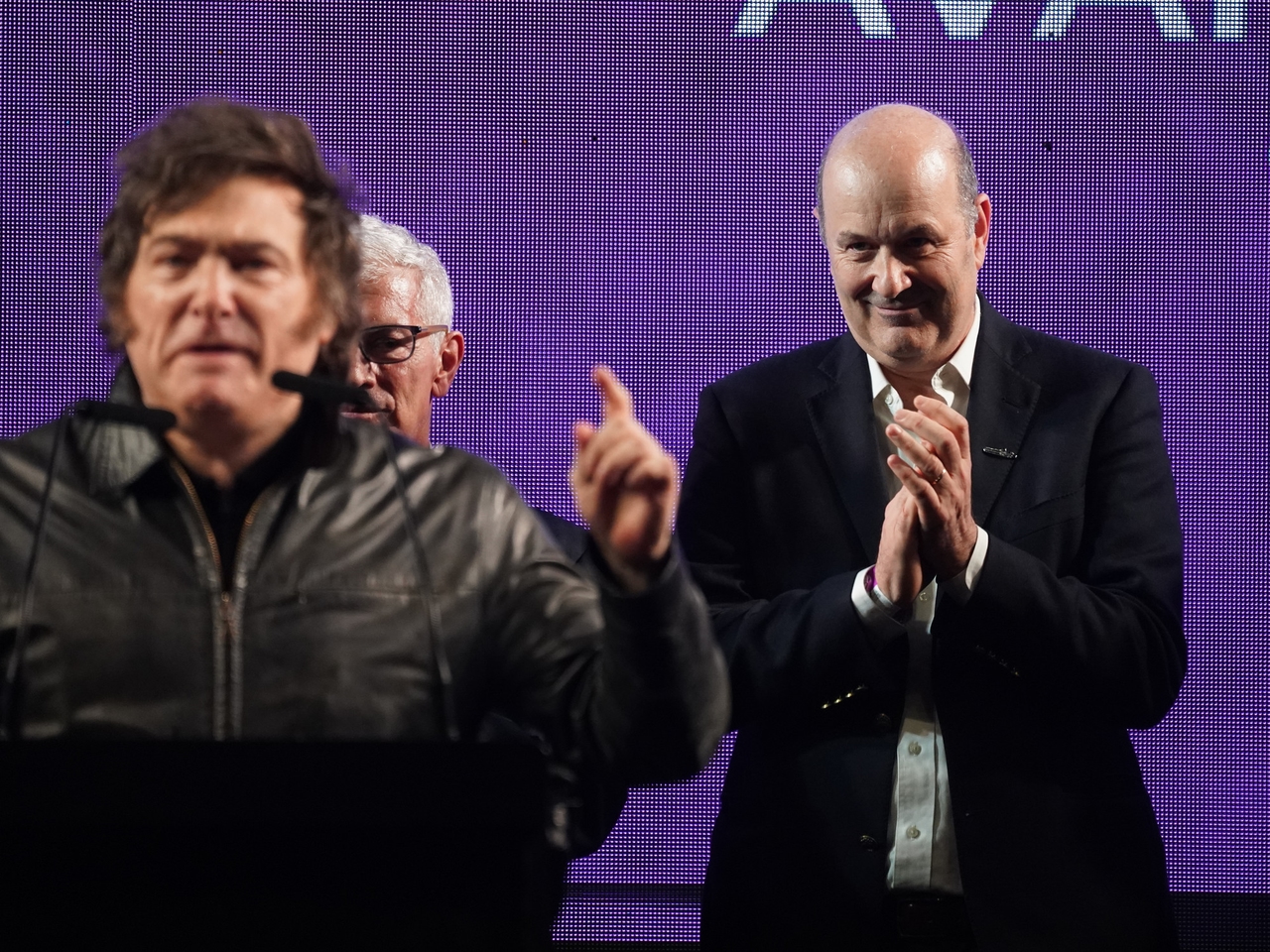 Sturzenegger heft acht agentschappen in de economie op en centraliseert ze, met een cashflow van meer dan 500 miljard dollar.