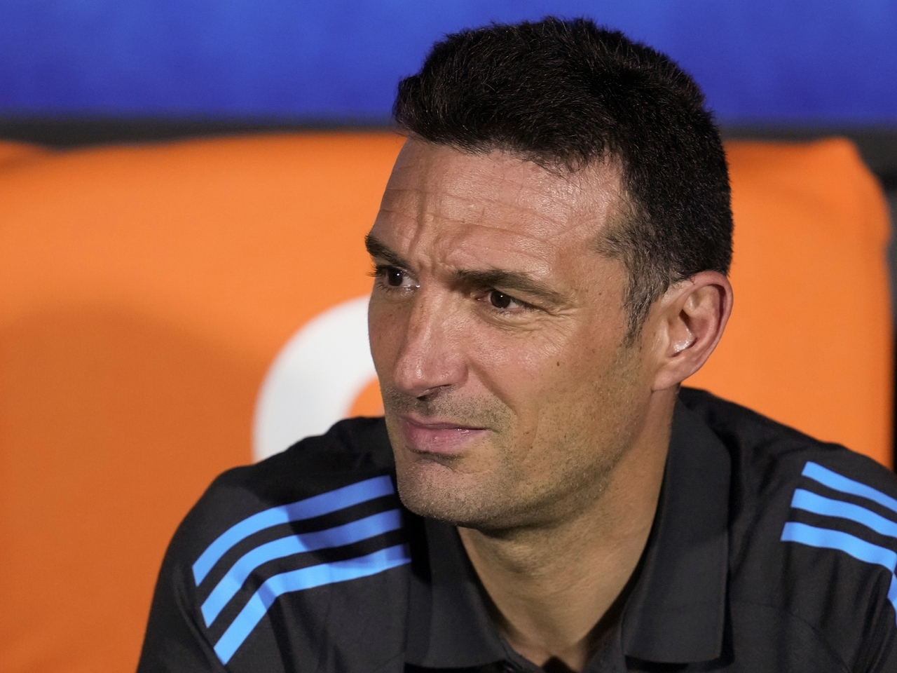 Auch im Champions-League-Finale ruht sich Lionel Scaloni nicht aus: Mit Blick auf die Qualifikationsspiele hat er einen weiteren Spieler in die Nationalmannschaft berufen.