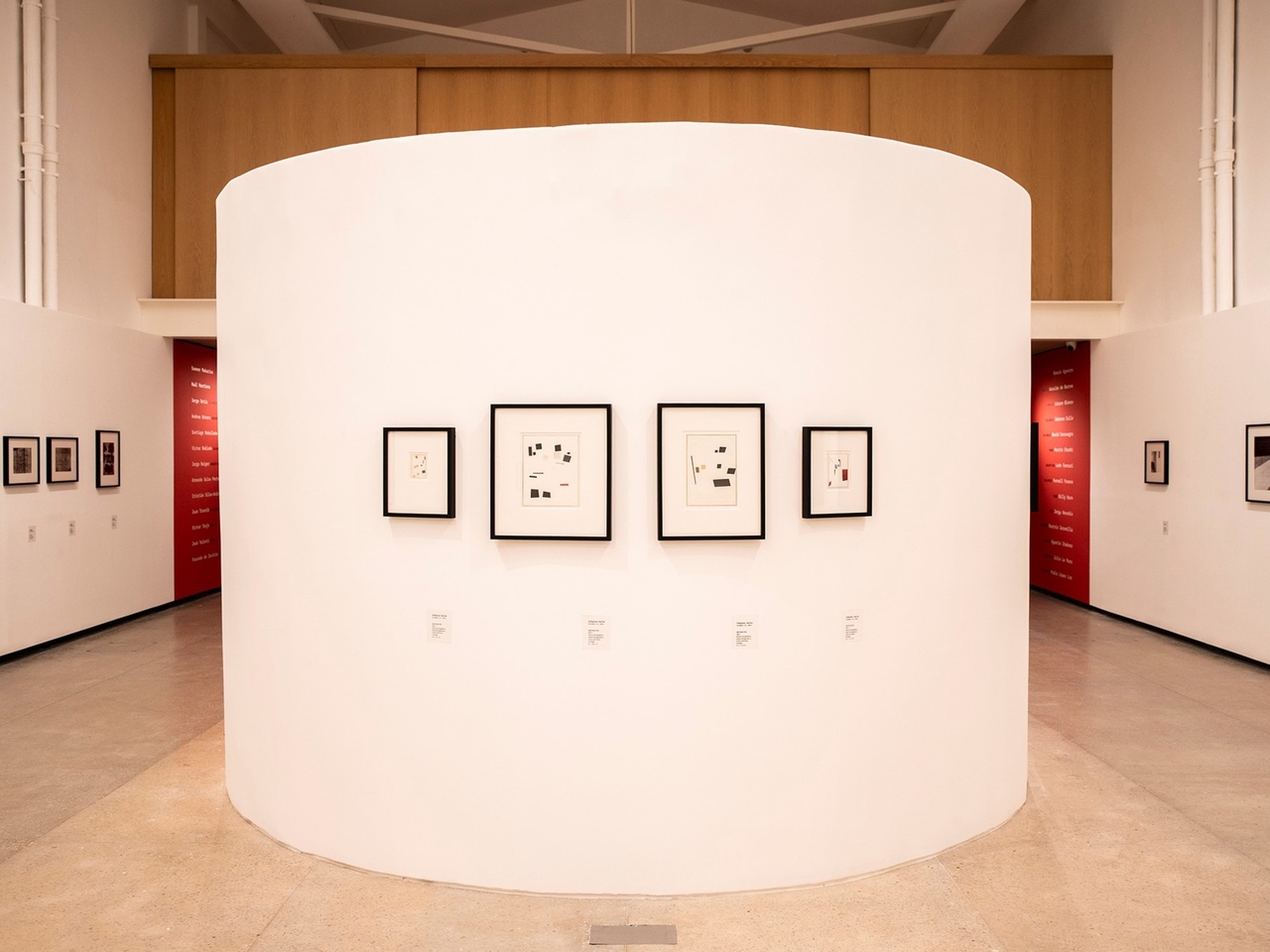 Woedend of minimalistisch, het gebaar van abstracte fotografie bij de Larivière Foundation