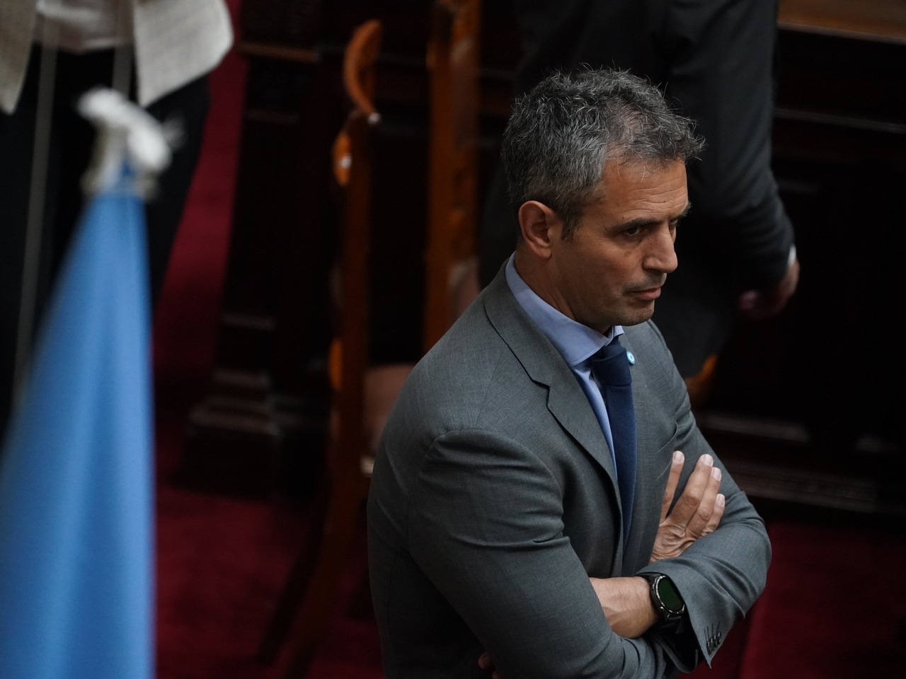 De regeringspartij richt zich op de financiële kosten om het oppositieparlement over gepensioneerden en gehandicapten ongedaan te maken.
