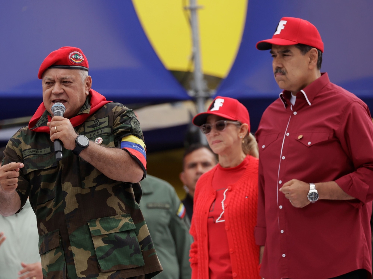 Venezuela'da gözaltına alınan Arjantinliler: Hükümet Maduro'yu "baskıcı bir mekanizma" kurmakla suçluyor ve serbest bırakılmalarını istiyor.