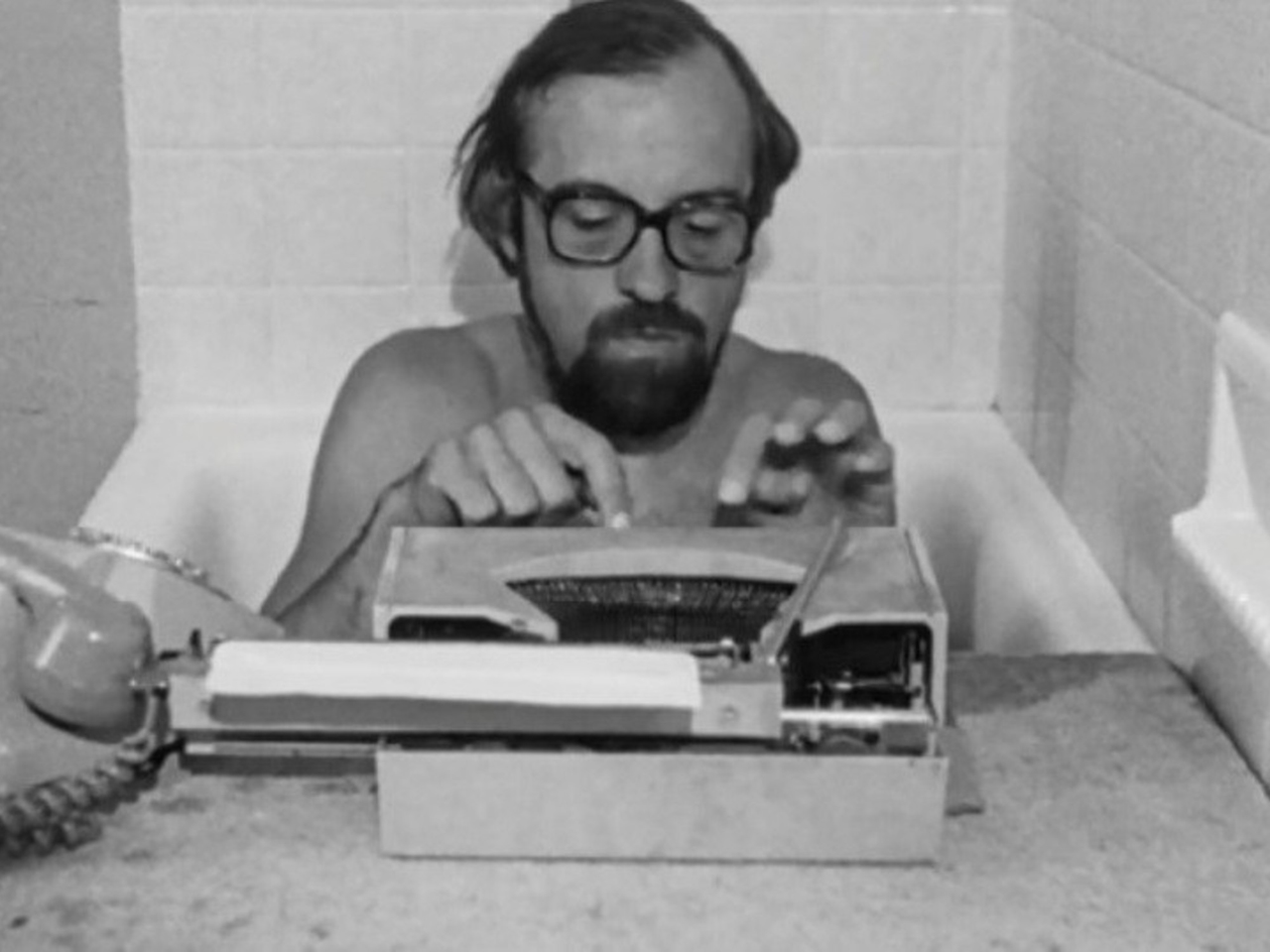 Luc Moullet, raro ejemplar de cineasta y crítico, autor de una legendaria frase: "La moral es una cuestión de travelling"