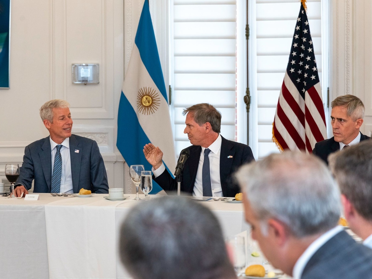Washington'daki Arjantin büyükelçiliğine yapılan üst düzey ziyaret ve ABD'nin Vaca Muerta'ya olan ilgisi