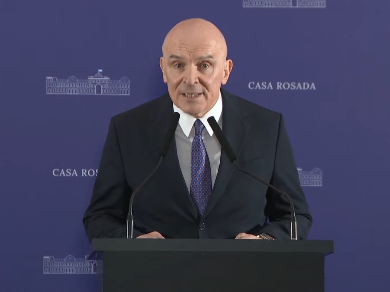 W tonie kampanii i krytykując Kicillofa, José Luis Espert przewodził ogłoszeniu rządu w sprawie wirtualnego prania pieniędzy