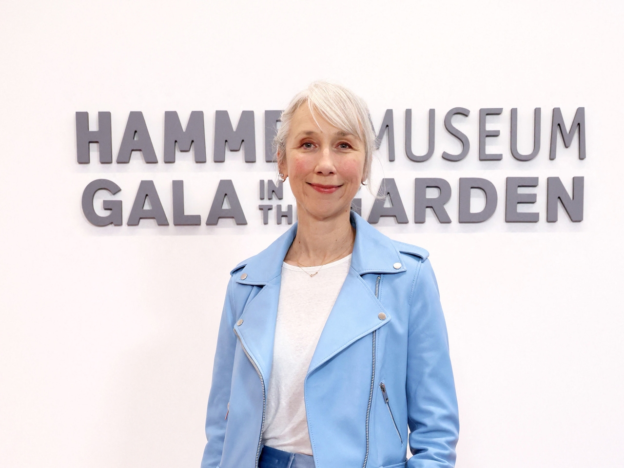 Keanu Reeves'i büyüleyen ve şimdi edebiyatımızın editörlüğünü yapan sanatçı Alexandra Grant'in evreni.