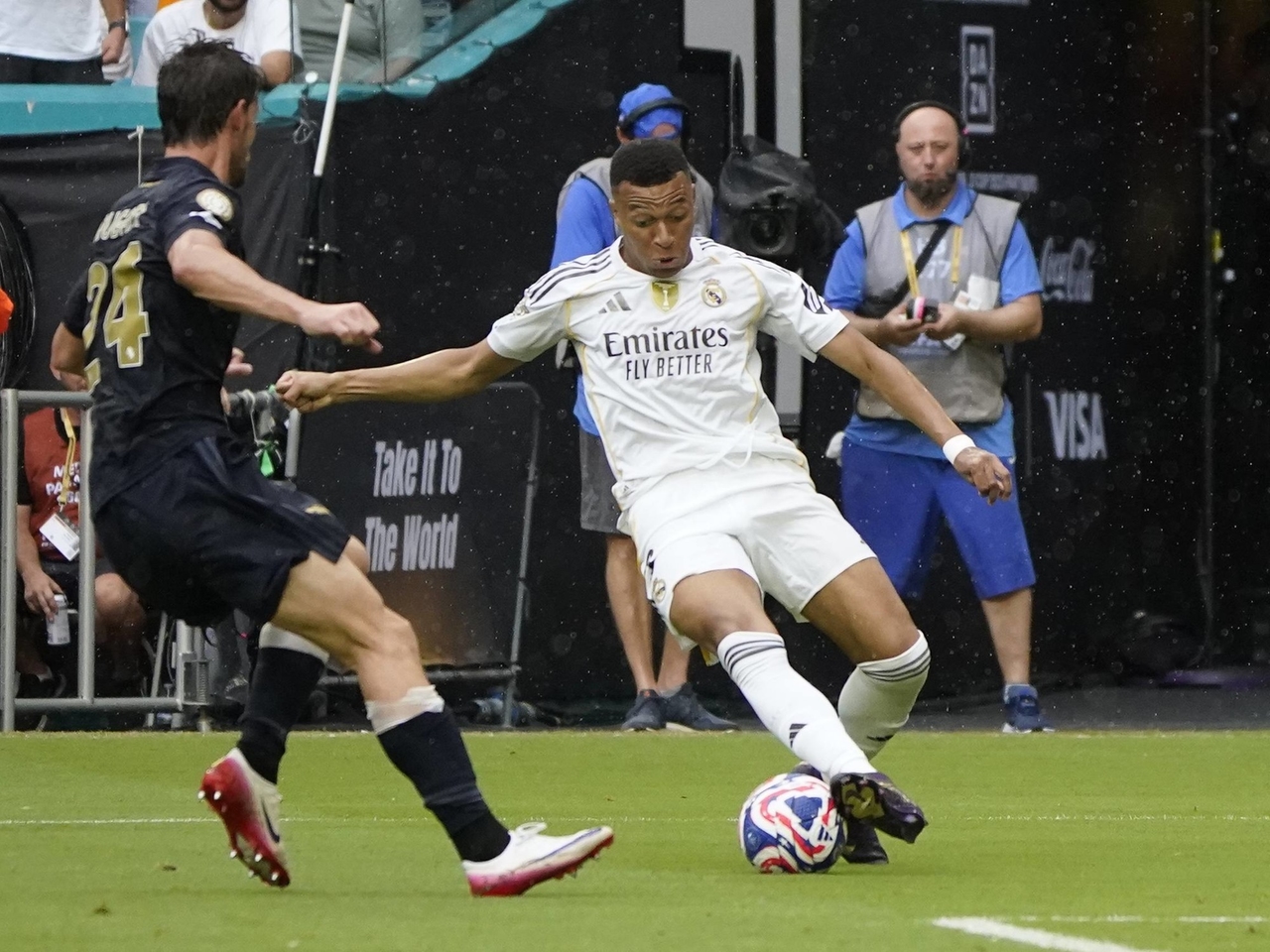 Real Madryt sprowadził z powrotem Kyliana Mbappé na Klubowe Mistrzostwa Świata, a trener ostrzegł: „Jeszcze o tym nie myślę...”