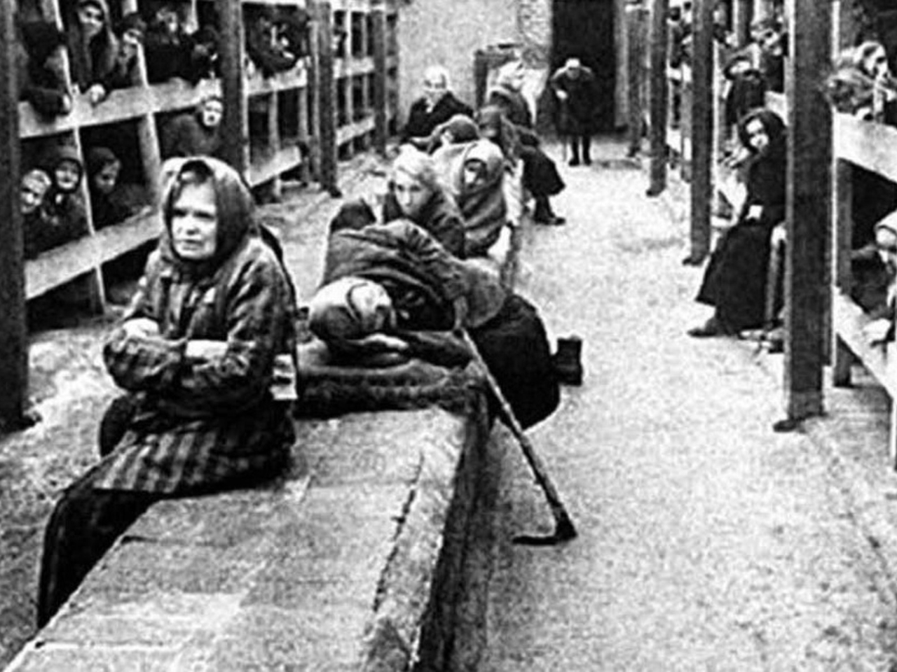 Holocausto: Loretta Walz digitaliza a coleção mais completa de vozes de mulheres sobreviventes de Ravensbrück