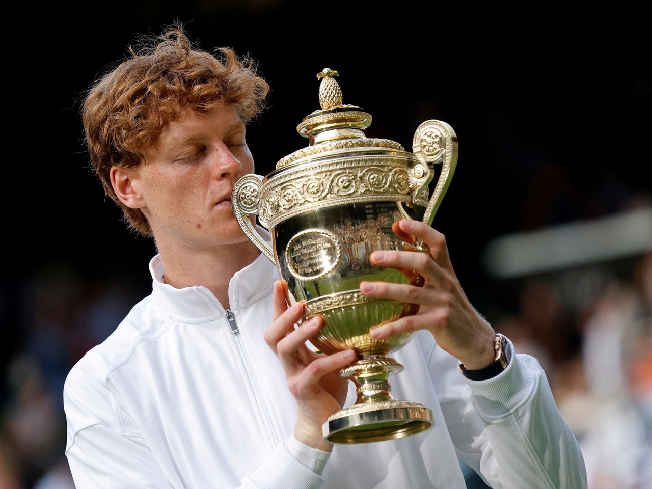 Tenniscontroverse: Jannik Sinner neemt Umberto Ferrara, de fitnesstrainer die betrokken was bij zijn dopingzaak, opnieuw aan.