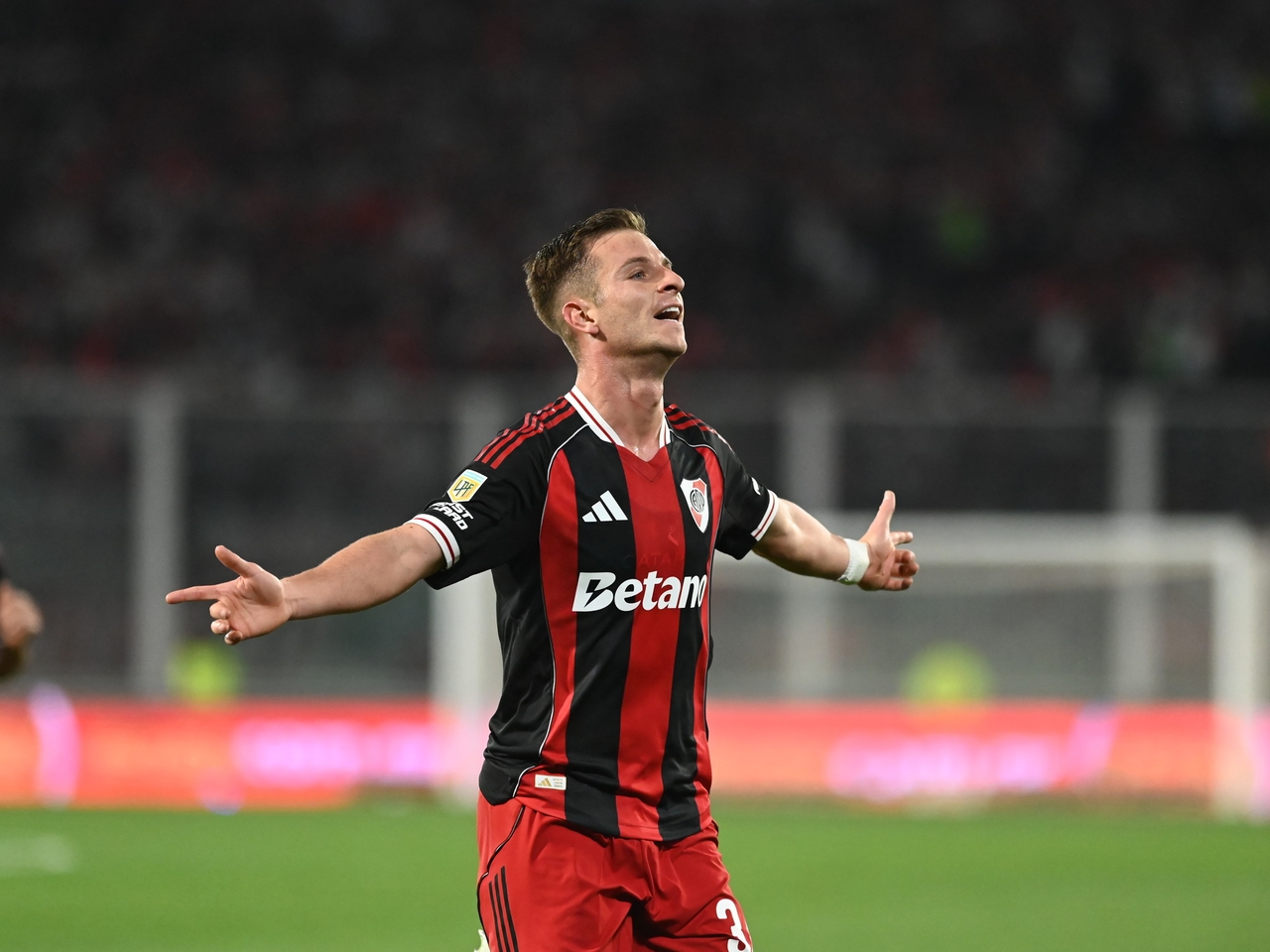 The Clausura Tournament standings: River Plate with a perfect score, Boca Juniors and Los Rojos are off the mark, and Racing wins for the first time.