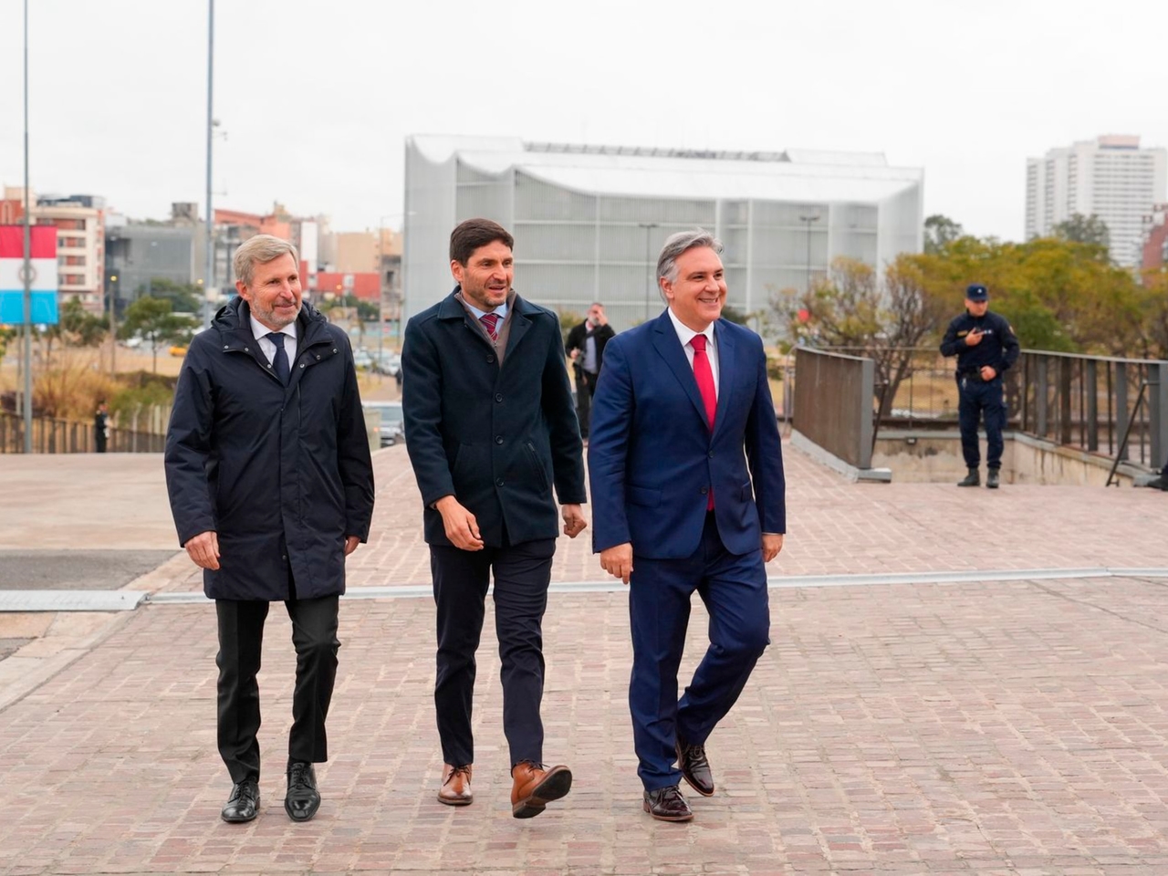 Counterpoint to the reduction of agricultural taxes at a summit in Córdoba between Llaryora, Frigerio, and Pullaro