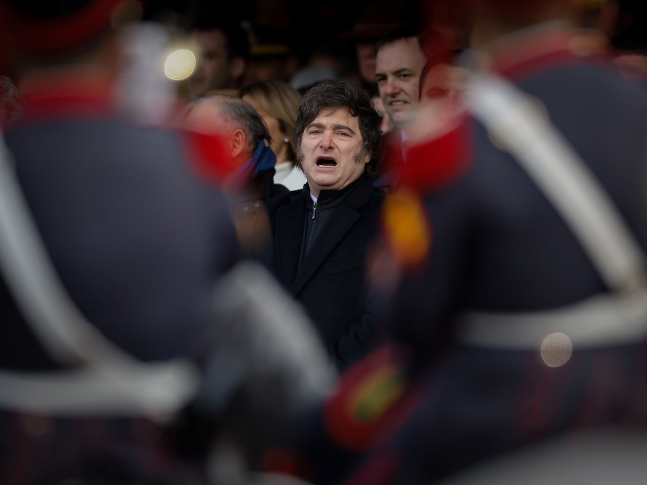 Waterloo dla mileizmu, Macri podsyca poliamorię, a peronizm umacnia się w Senacie