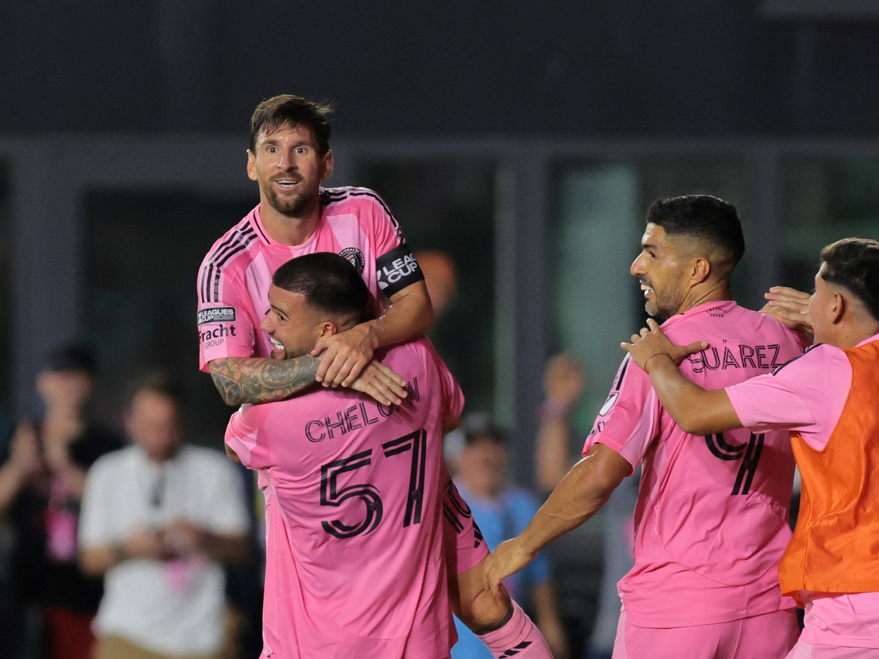 Grazie a due assist di Lionel Messi, al debutto di Rodrigo de Paul e a un gol di Chelo Weigandt, l'Inter Miami ha ottenuto una vittoria di misura contro l'Atlas.