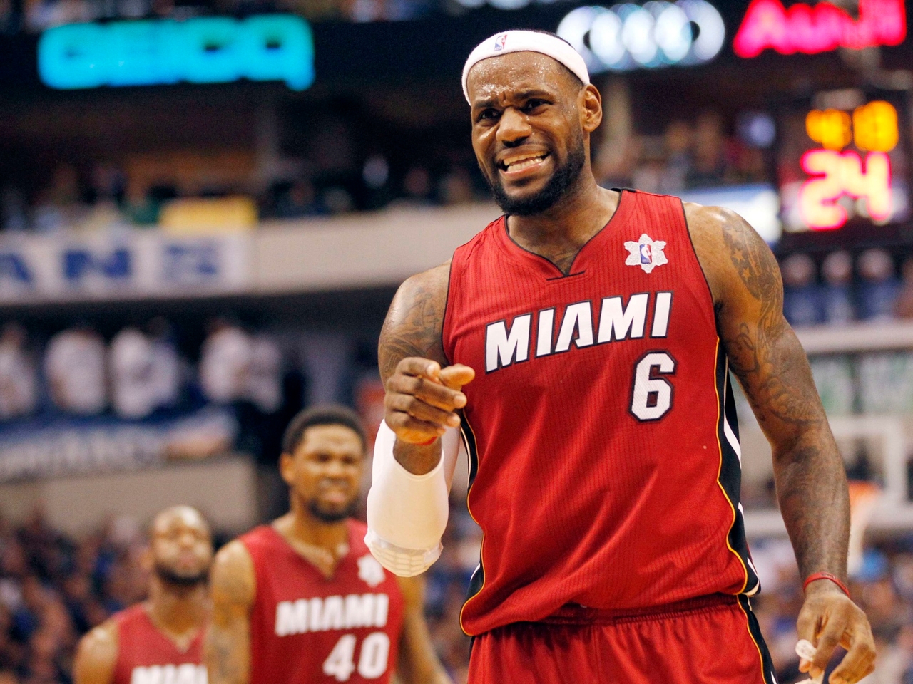 Ele era segurança do Miami Heat e é acusado de roubar mais de 400 camisas da NBA e vendê-las online.