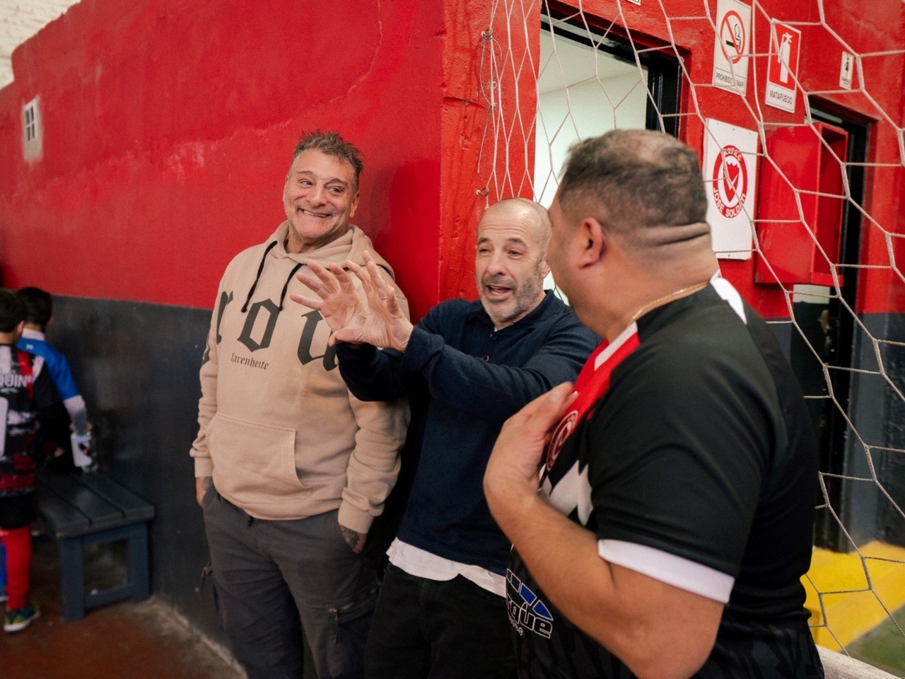 Na de verkiezingen keerde "Turco" García terug naar een bescheiden buurt om een ​​campagnebelofte na te komen