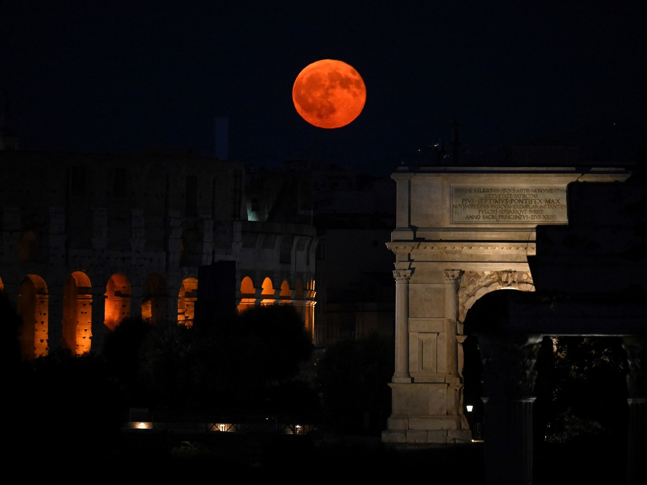 Roma en la literatura: un libro la recorre a través de los ojos de Montaigne, Goethe, Dickens y otros genios
