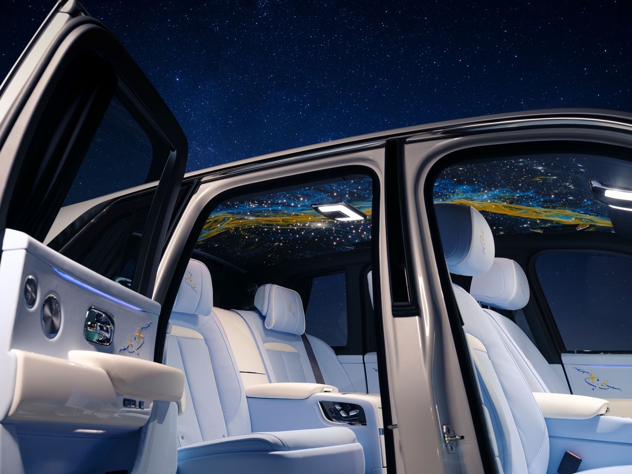 Мечта четырехлетнего ребенка: многомиллионную купюру: это Rolls-Royce с Млечным Путем на крыше.