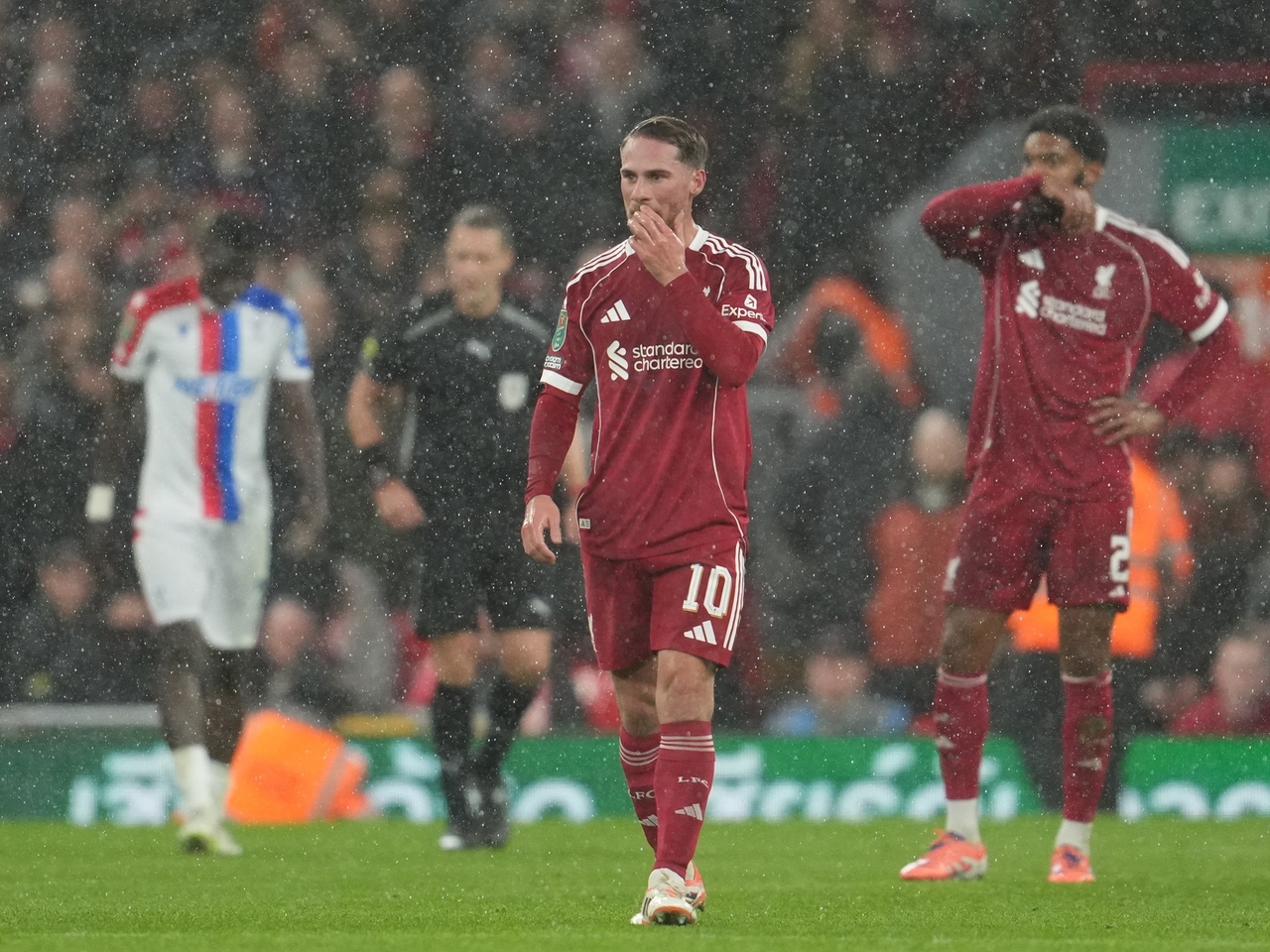 Anfield'da darbe: Alexis Mac Allister'ın Liverpool'u Crystal Palace karşısında ağır bir yenilgi aldı ve İngiltere Lig Kupası'ndan elendi