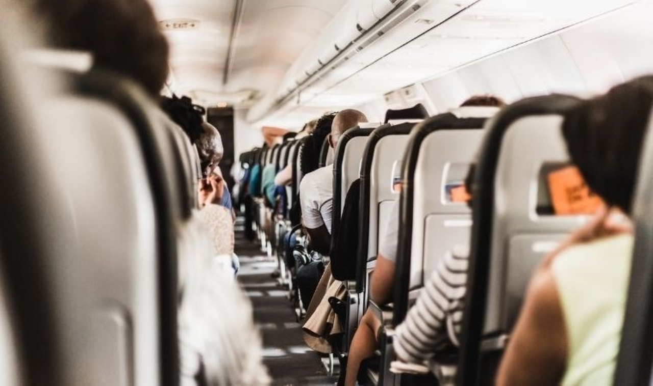 Warum sind die Sitze in Passagierflugzeugen so klein?