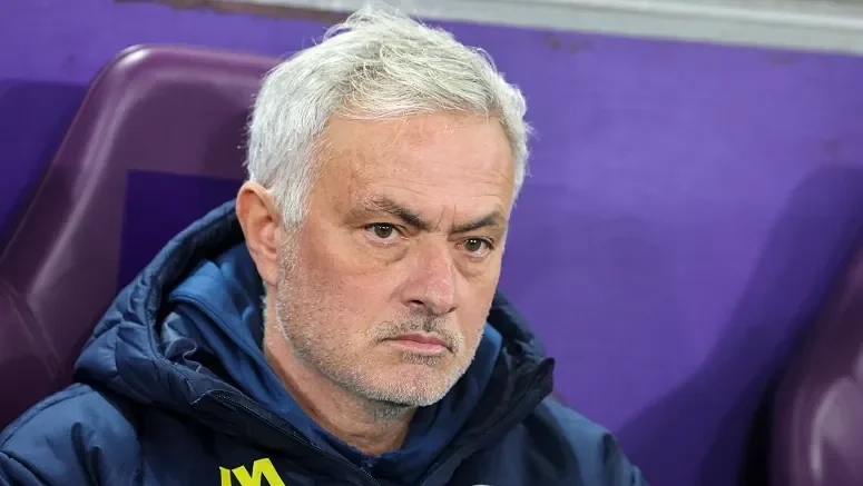 Benfica formaliseert onderhandelingen met José Mourinho