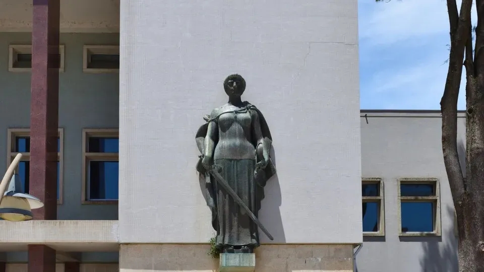 Rechtbank in Aveiro begint proces tegen man die schoonzus heeft ontvoerd en verkracht