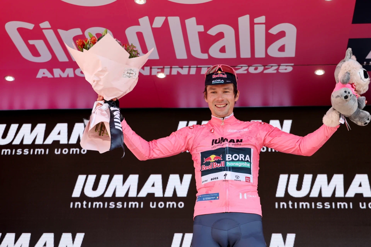 Primoz Roglic takes the lead in the Giro