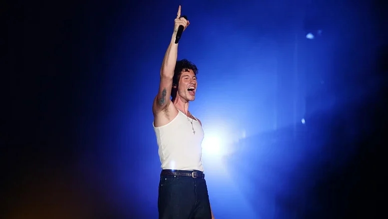 Shawn Mendes si esibisce a Lisbona il 28 agosto