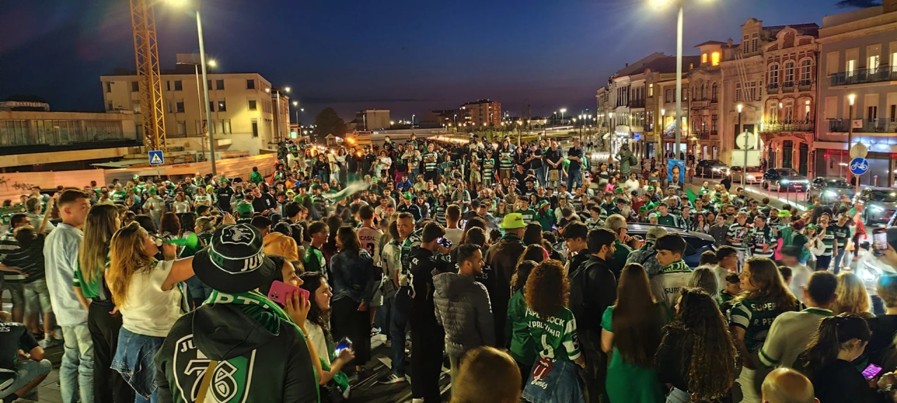 Los aficionados del Sport celebran su segundo campeonato