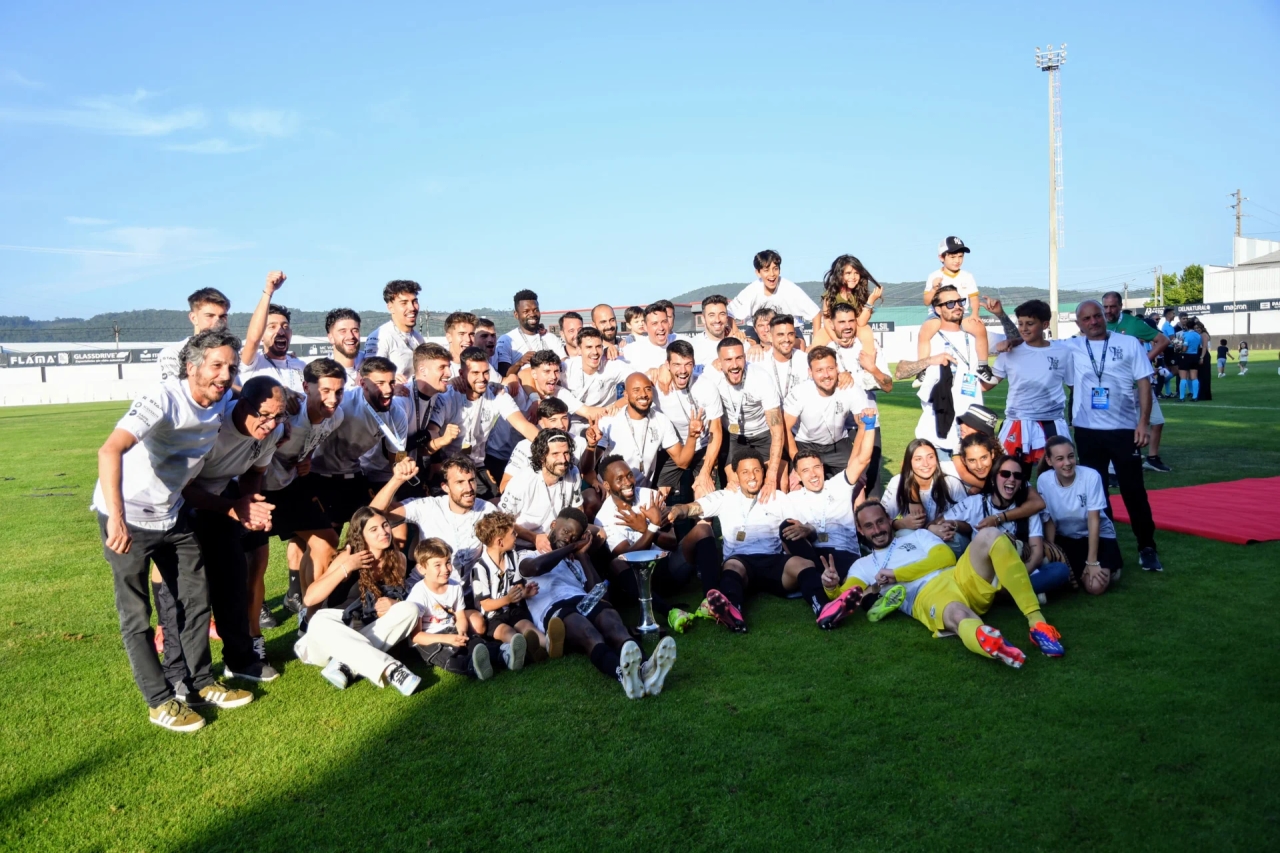 Sporting de Espinho gewinnt den Bezirks-Superpokal