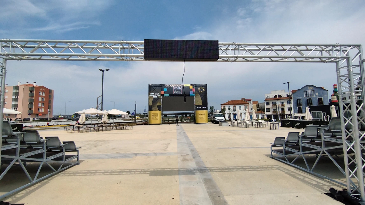 Giant screen and stands to watch football at Rossio